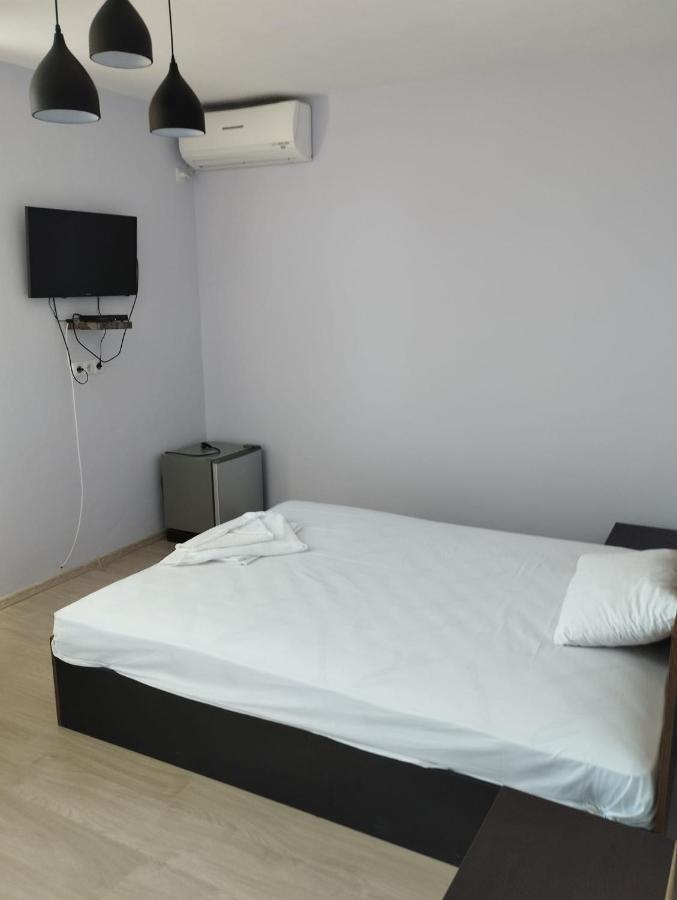 Alfa Guest Rooms With Parking Várna Kültér fotó
