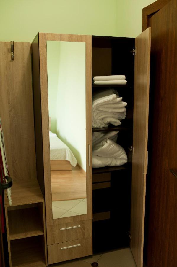 Alfa Guest Rooms With Parking Várna Kültér fotó