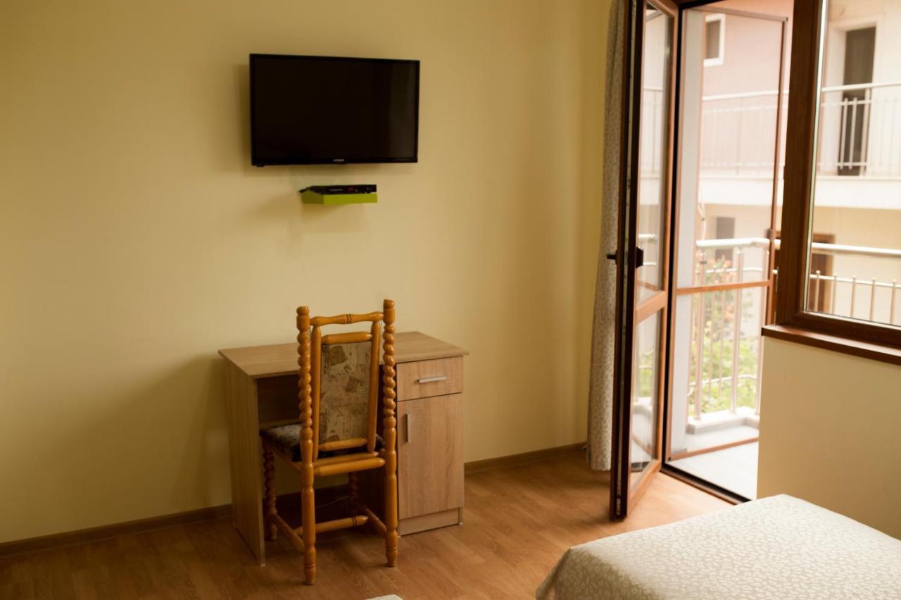 Alfa Guest Rooms With Parking Várna Kültér fotó
