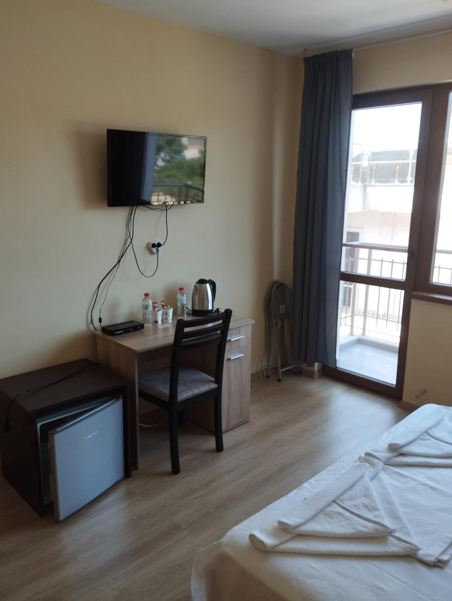 Alfa Guest Rooms With Parking Várna Kültér fotó