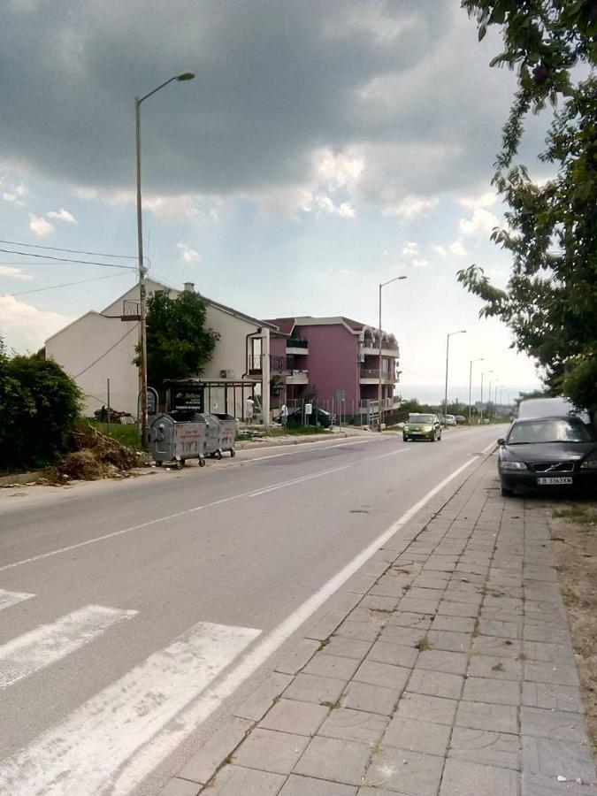 Alfa Guest Rooms With Parking Várna Kültér fotó