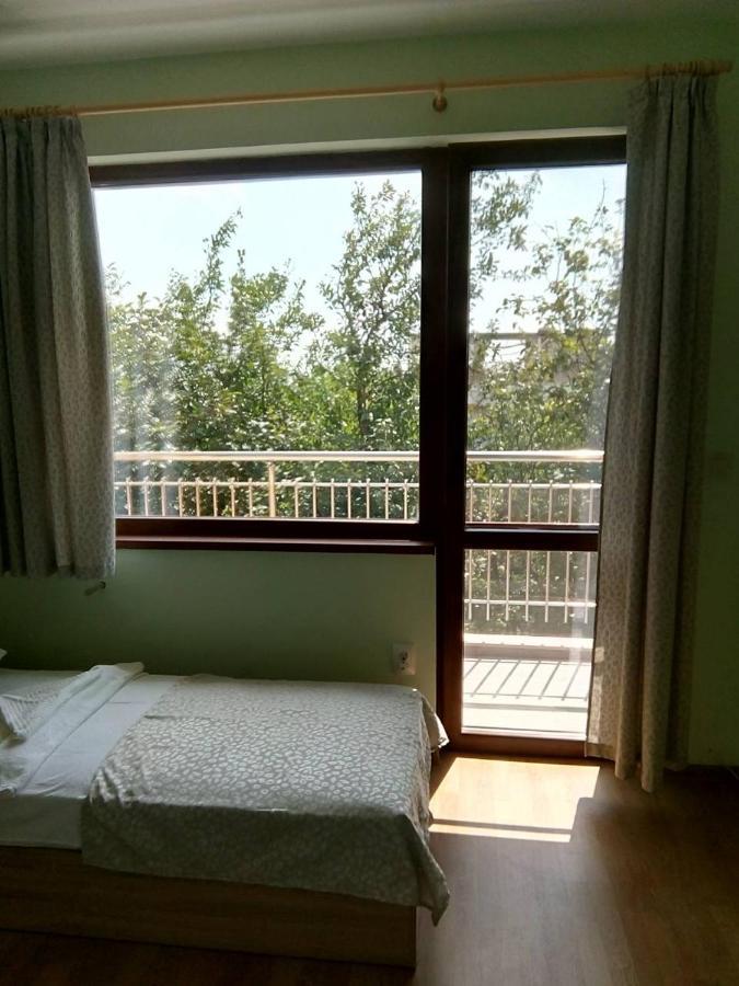 Alfa Guest Rooms With Parking Várna Kültér fotó