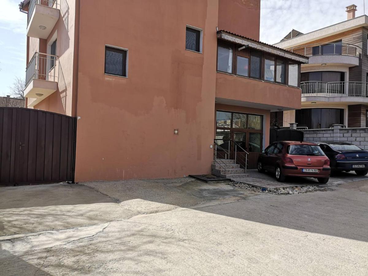 Alfa Guest Rooms With Parking Várna Kültér fotó