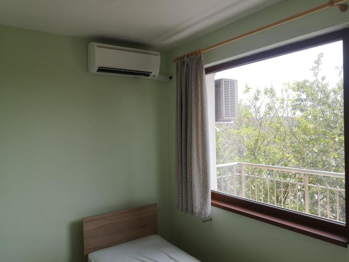 Alfa Guest Rooms With Parking Várna Kültér fotó